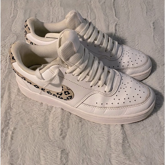 White  Nike Air - Picture 2 of 5